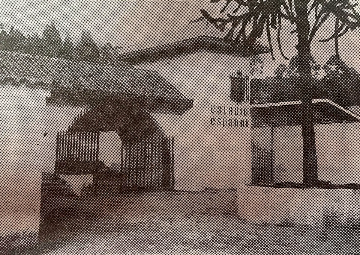 Fachada Estadio 1975